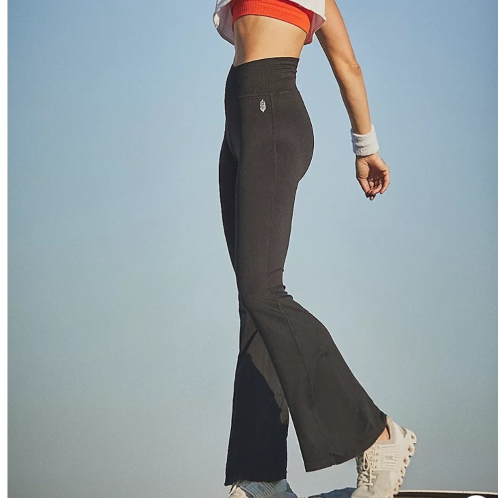 NWOT Free People Movement Good Karma Flare Leggings Black Women’s Size xs/s